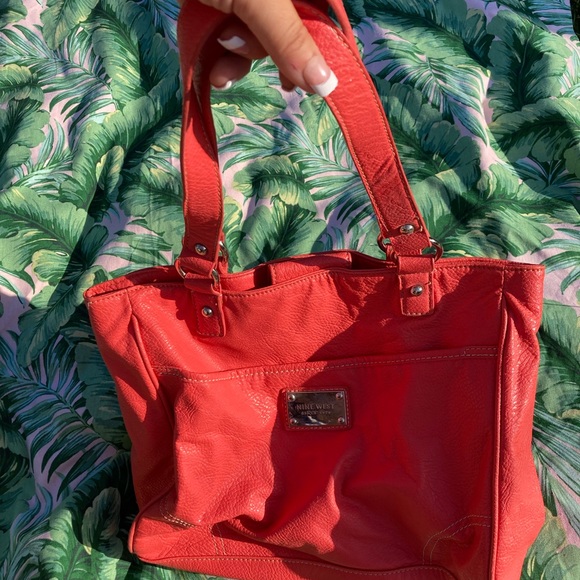 NINE WEST CORAL PURSE - Picture 2 of 5